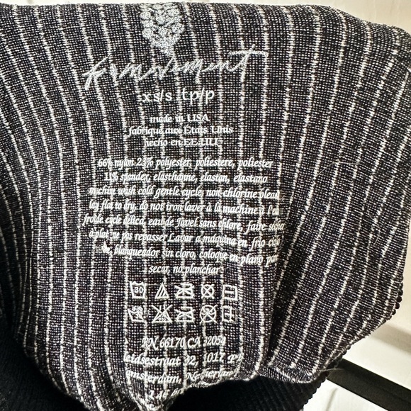 FREE PEOPLE MOVEMENT Women’s Athletic Shorts Black/White - Size XSmall/Small - Picture 5 of 8